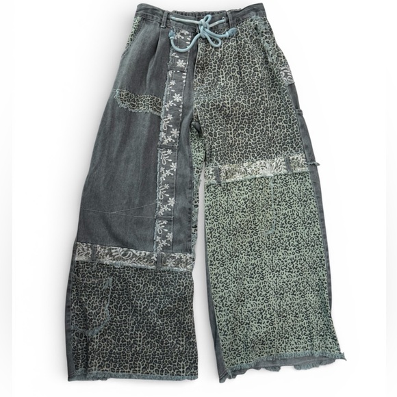 POL Pants - POL Women’s Printed Patchwork Leopard Denim Pants Gray/seafoam green Size Small